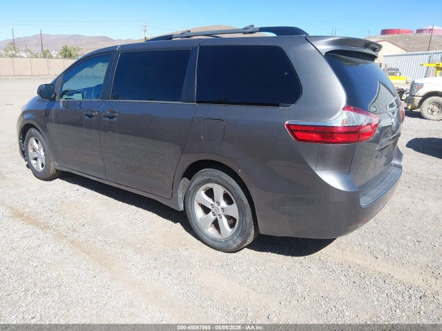 Продаж на аукціоні авто 2017 Toyota Sienna Le 8 Passenger, vin: 5TDKZ3DC0HS827848, номер лоту: 45087965