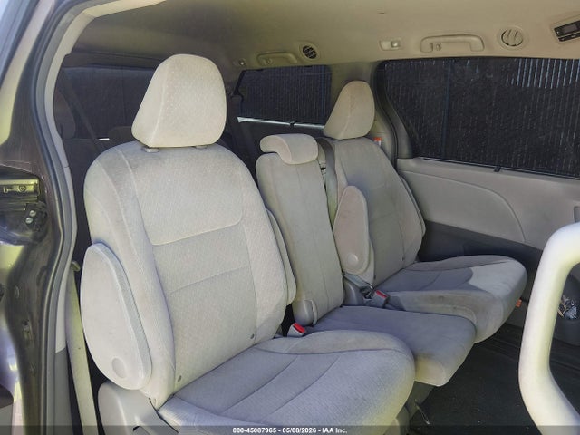 Продаж на аукціоні авто 2017 Toyota Sienna Le 8 Passenger, vin: 5TDKZ3DC0HS827848, номер лоту: 45087965