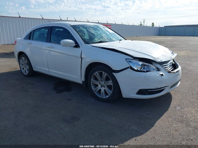 45087968 :رقم المزاد ، 1C3BC1FB9BN626428 vin ، 2011 Chrysler 200 Touring مزاد بيع