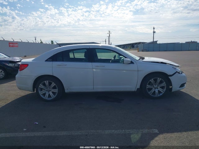 45087968 :رقم المزاد ، 1C3BC1FB9BN626428 vin ، 2011 Chrysler 200 Touring مزاد بيع