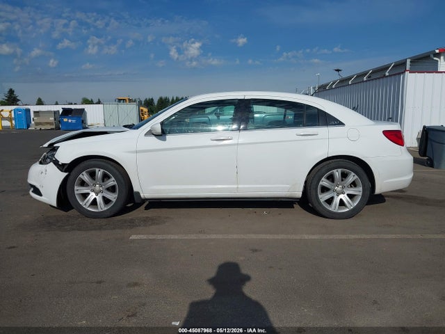 45087968 :رقم المزاد ، 1C3BC1FB9BN626428 vin ، 2011 Chrysler 200 Touring مزاد بيع