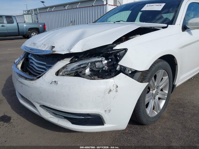 45087968 :رقم المزاد ، 1C3BC1FB9BN626428 vin ، 2011 Chrysler 200 Touring مزاد بيع