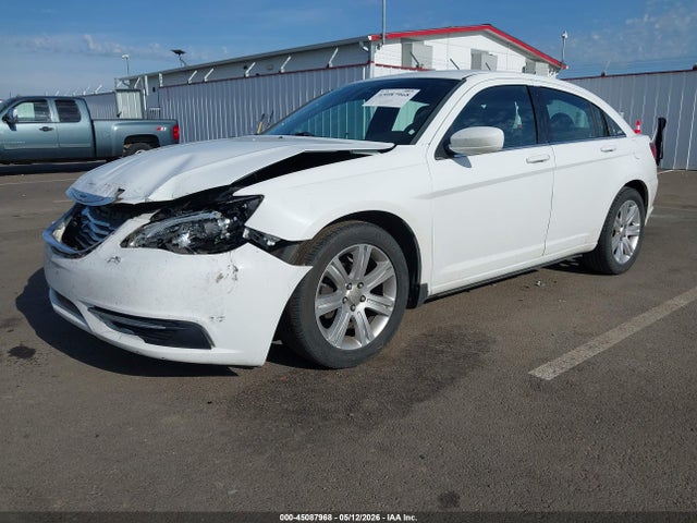45087968 :رقم المزاد ، 1C3BC1FB9BN626428 vin ، 2011 Chrysler 200 Touring مزاد بيع
