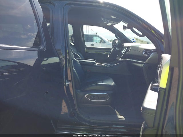 Продажа на аукционе авто 2023 Jeep Wagoneer L Series Ii 4x4, vin: 1C4SJSBPXPS549358, номер лота: 45087972