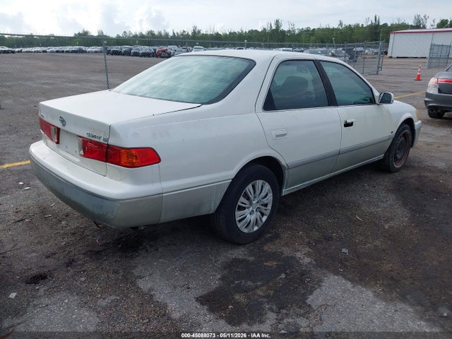 2001 Toyota Camry Le მანქანა იყიდება აუქციონზე, vin: JT2BG22K110576012, აუქციონის ნომერი: 45088073