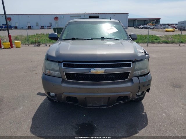 45088146 :رقم المزاد ، 1GNSKJE32BR171950 vin ، 2011 Chevrolet Suburban 1500 Lt1 مزاد بيع