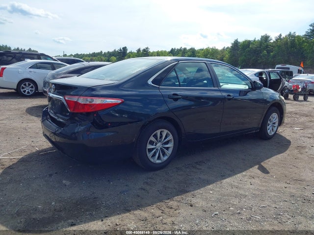 45088149 :رقم المزاد ، 4T1BF1FKXHU659886 vin ، 2017 Toyota Camry Le مزاد بيع