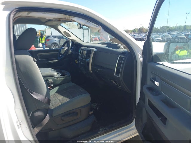 45088229 :رقم المزاد ، 3C6JR7EG3FG586097 vin ، 2015 Ram 1500 Big Horn مزاد بيع