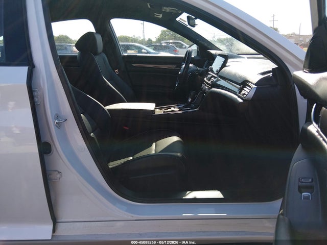 1HGCV1F32NA101002 Honda Accord Sport