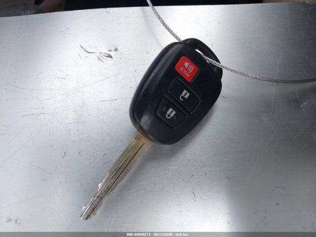 2T3ZFREV1JW478634 Toyota RAV4 LE