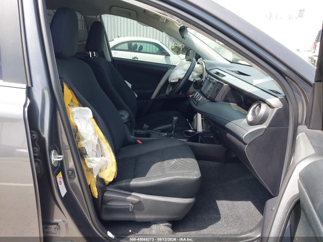 2T3ZFREV1JW478634 Toyota RAV4 LE