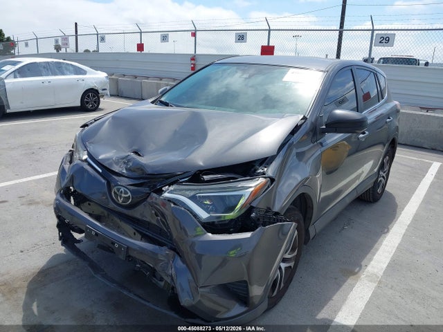 2T3ZFREV1JW478634 Toyota RAV4 LE