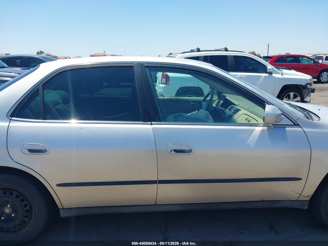 Auction sale of the 1998 Honda Accord Lx, vin: 1HGCG5647WA117417, lot number: 45088434