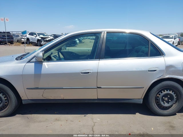 Auction sale of the 1998 Honda Accord Lx, vin: 1HGCG5647WA117417, lot number: 45088434