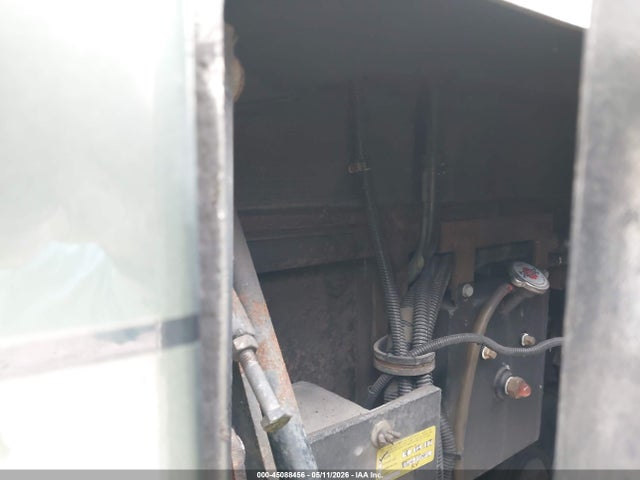Продажа на аукционе авто 2001 Roadmaster Rail Executive Signature, vin: 1RF12061111011088, номер лота: 45088456