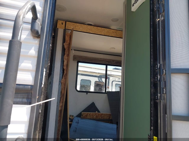 4YDT25521M8923316 Dutchman Aspen Trail