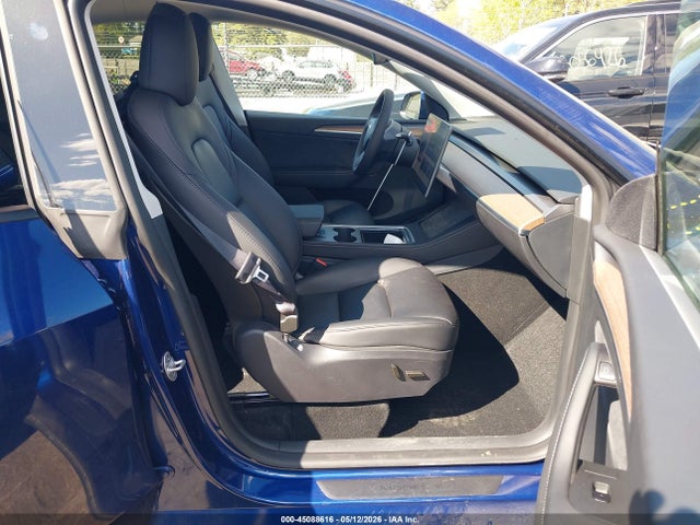 Auction sale of the 2025 Tesla Model Y Long Range Dual Motor All-wheel Drive, vin: 7SAYGDEE0SF293545, lot number: 45088616