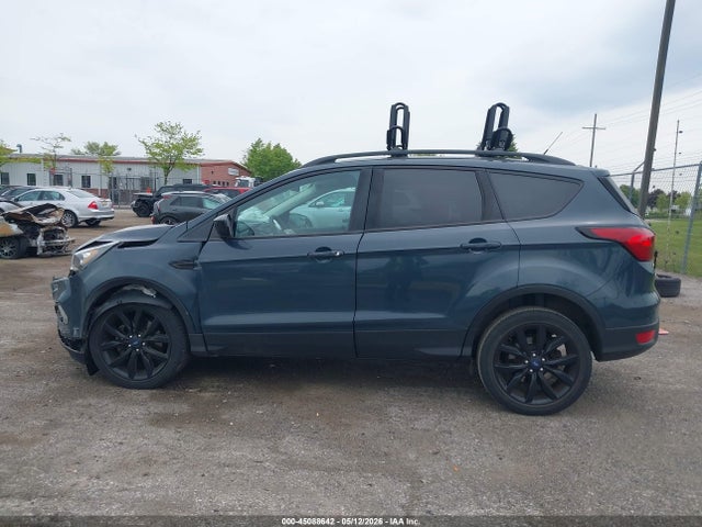 Продажа на аукционе авто 2019 Ford Escape Se, vin: 1FMCU9GD1KUC00374, номер лота: 45088642