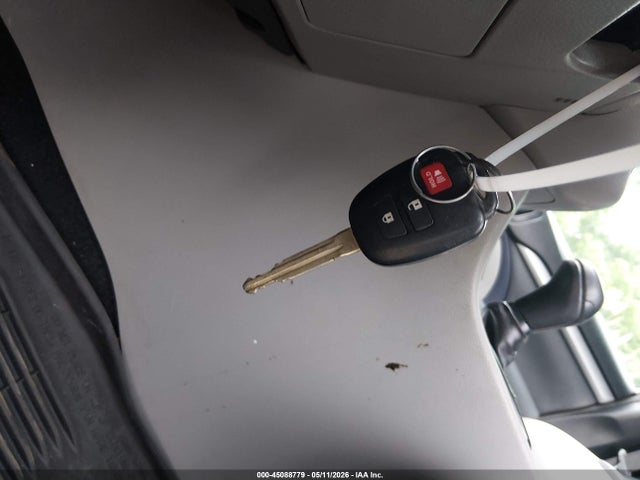 Продажа на аукционе авто 2018 Toyota Highlander Le, vin: 5TDBZRFH1JS906155, номер лота: 45088779