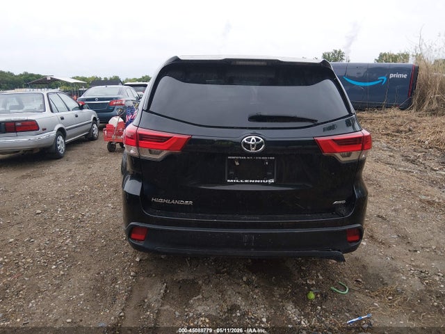 Продажа на аукционе авто 2018 Toyota Highlander Le, vin: 5TDBZRFH1JS906155, номер лота: 45088779