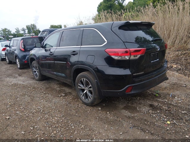 Продажа на аукционе авто 2018 Toyota Highlander Le, vin: 5TDBZRFH1JS906155, номер лота: 45088779