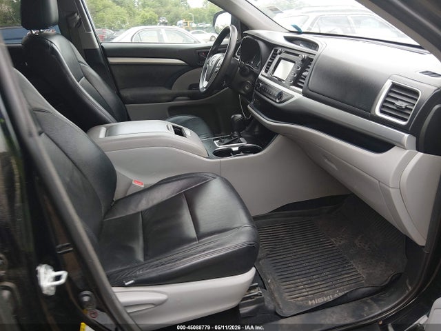 Продажа на аукционе авто 2018 Toyota Highlander Le, vin: 5TDBZRFH1JS906155, номер лота: 45088779