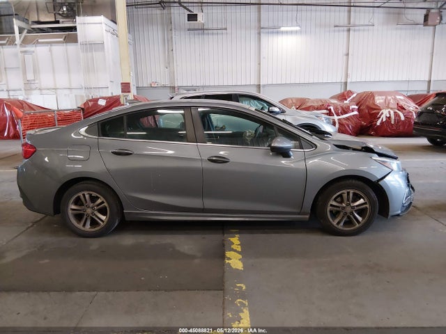 45088821 :رقم المزاد ، 1G1BE5SM0J7153745 vin ، 2018 Chevrolet Cruze Lt Auto مزاد بيع