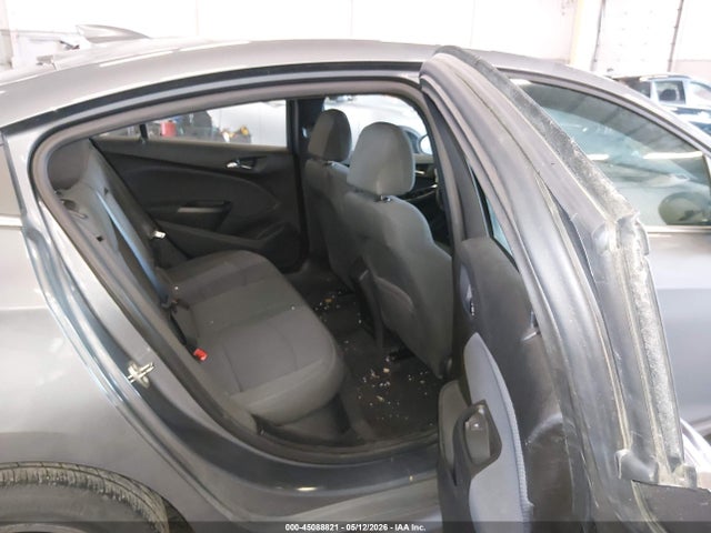 45088821 :رقم المزاد ، 1G1BE5SM0J7153745 vin ، 2018 Chevrolet Cruze Lt Auto مزاد بيع