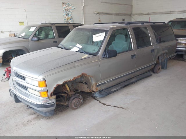 45088836 :رقم المزاد ، 1GNFK16R8XJ572557 vin ، 1999 Chevrolet Suburban 1500 Lt مزاد بيع