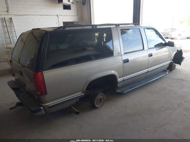 45088836 :رقم المزاد ، 1GNFK16R8XJ572557 vin ، 1999 Chevrolet Suburban 1500 Lt مزاد بيع