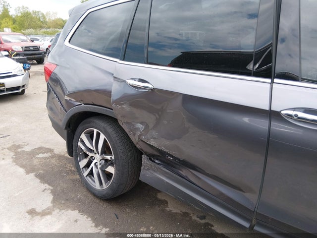45088880 :رقم المزاد ، 5FNYF6H93HB084710 vin ، 2017 Honda Pilot Touring مزاد بيع