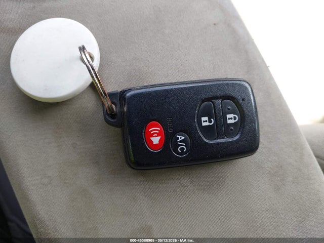 Продажа на аукционе авто 2014 Toyota Prius Two, vin: JTDKN3DU8E1793185, номер лота: 45088905