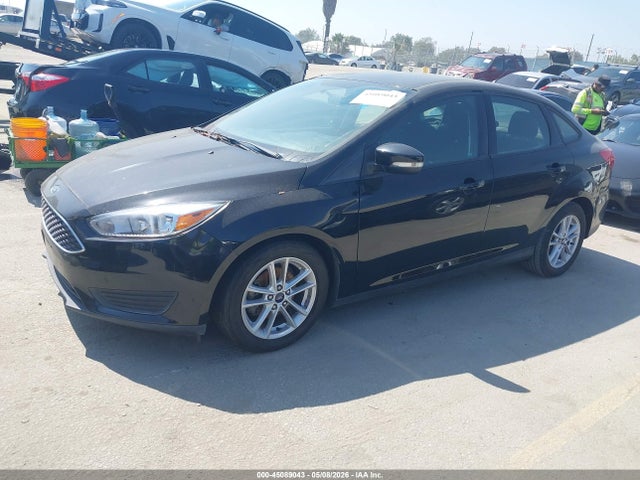 Ford FOCUS SE 2017 1FADP3F21HL329149 Image 2