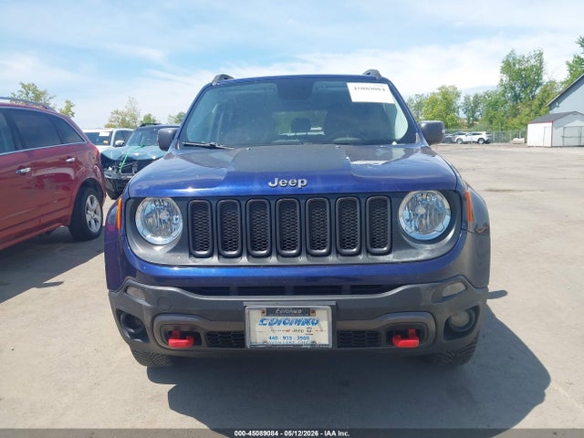 45089084 :رقم المزاد ، ZACCJBCB8HPE68552 vin ، 2017 Jeep Renegade Trailhawk 4x4 مزاد بيع