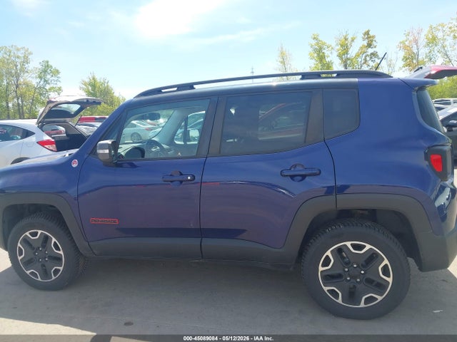 45089084 :رقم المزاد ، ZACCJBCB8HPE68552 vin ، 2017 Jeep Renegade Trailhawk 4x4 مزاد بيع