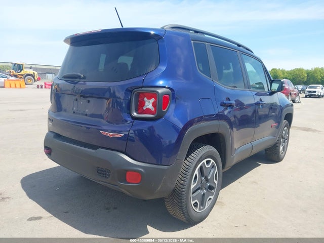 45089084 :رقم المزاد ، ZACCJBCB8HPE68552 vin ، 2017 Jeep Renegade Trailhawk 4x4 مزاد بيع