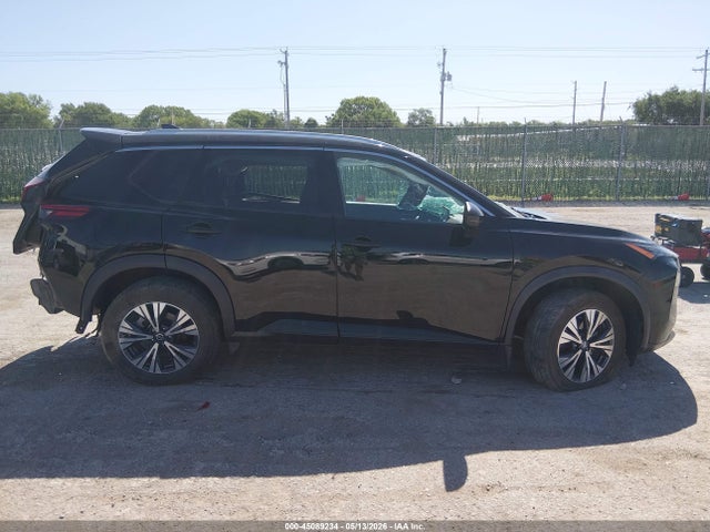 5N1AT3BA1MC722662 Nissan Rogue Sv Fwd