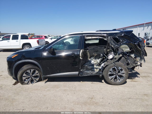 5N1AT3BA1MC722662 Nissan Rogue Sv Fwd