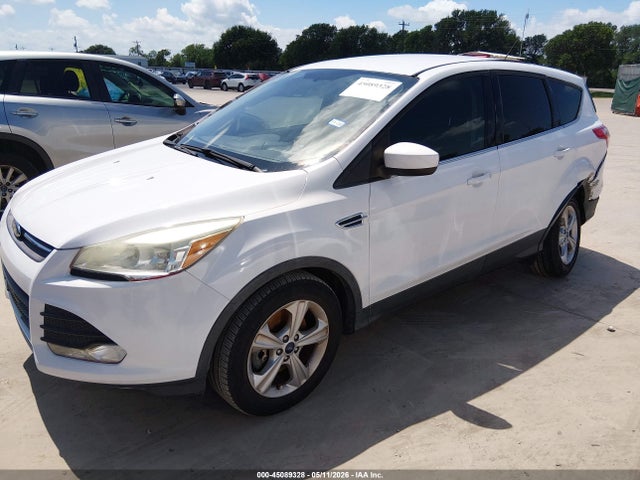 45089328 :رقم المزاد ، 1FMCU9GX1FUB42962 vin ، 2015 Ford Escape Se مزاد بيع