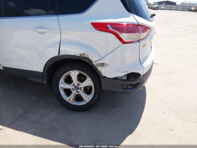 45089328 :رقم المزاد ، 1FMCU9GX1FUB42962 vin ، 2015 Ford Escape Se مزاد بيع