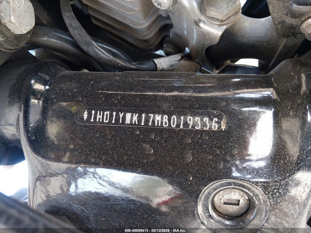 Harley-Davidson FXLRS 2021 1HD1YWK17MB019336 Image 10