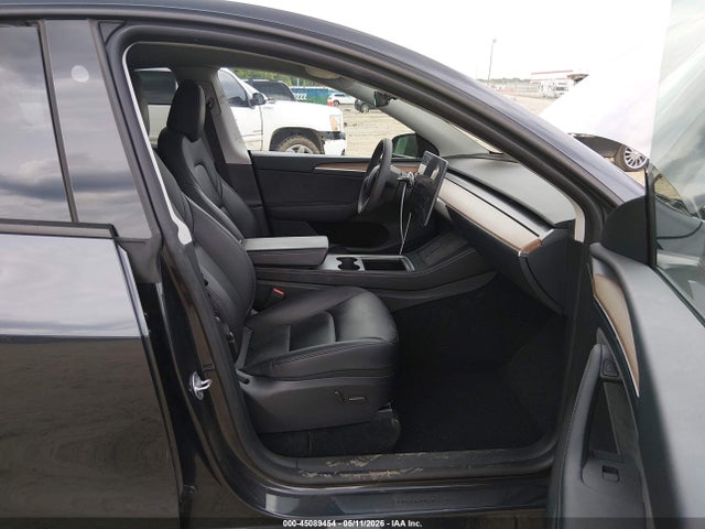 Продажа на аукционе авто 2024 Tesla Model Y Long Range Dual Motor All-wheel Drive, vin: 7SAYGAEE3RF163784, номер лота: 45089454