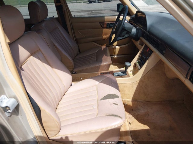 45089593 :رقم المزاد ، WDBCA35D4GA262131 vin ، 1986 Mercedes-benz 420 Sel مزاد بيع