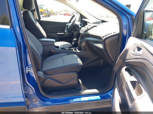 45089622 :رقم المزاد ، 1FMCU9GD5HUE18567 vin ، 2017 Ford Escape Se مزاد بيع