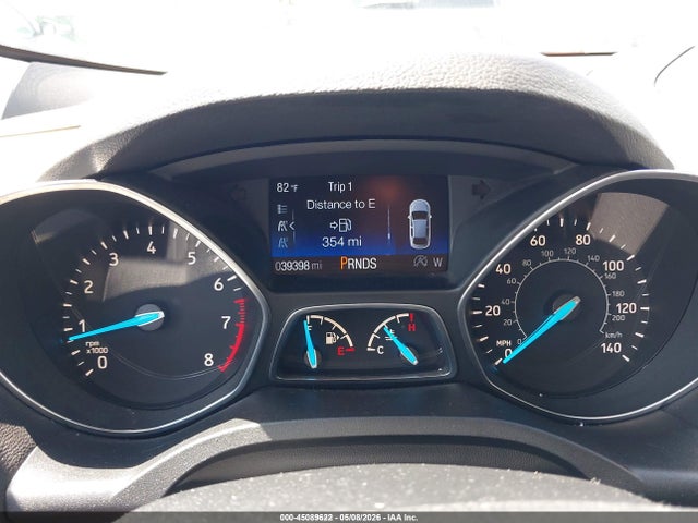 45089622 :رقم المزاد ، 1FMCU9GD5HUE18567 vin ، 2017 Ford Escape Se مزاد بيع