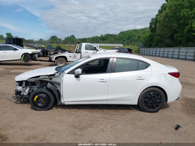 Продажа на аукционе авто 2018 Mazda Mazda3 Sport, vin: 3MZBN1U79JM218201, номер лота: 45089673