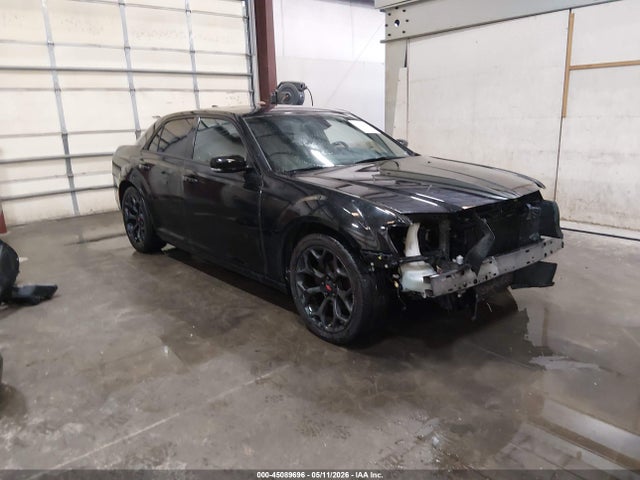 2015 Chrysler 300 300s მანქანა იყიდება აუქციონზე, vin: 2C3CCABGXFH882324, აუქციონის ნომერი: 45089696