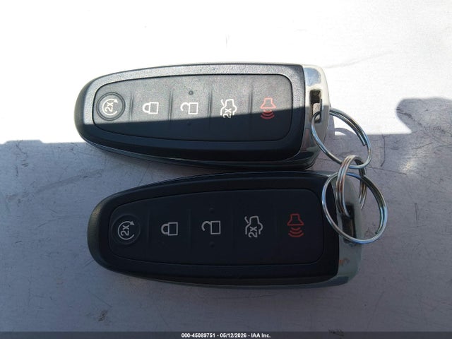 1FMCU9J90HUE95142 Ford Escape Titanium