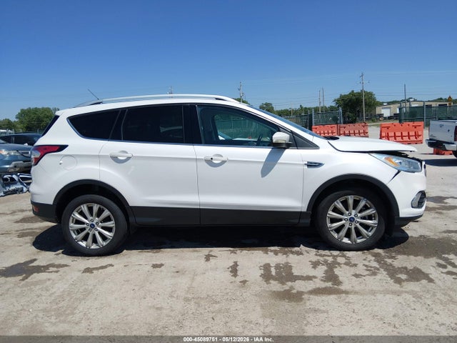 1FMCU9J90HUE95142 Ford Escape Titanium