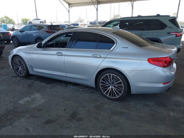 WBAJA9C54JB033549 BMW 530e Iperformance
